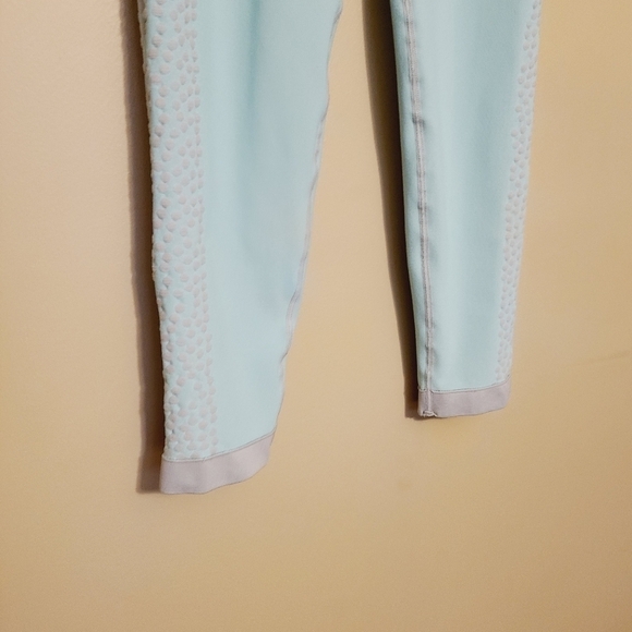 Fabletics | Women's Polka Dot Print Seamless Leggings (Size 8) - Picture 10 of 13